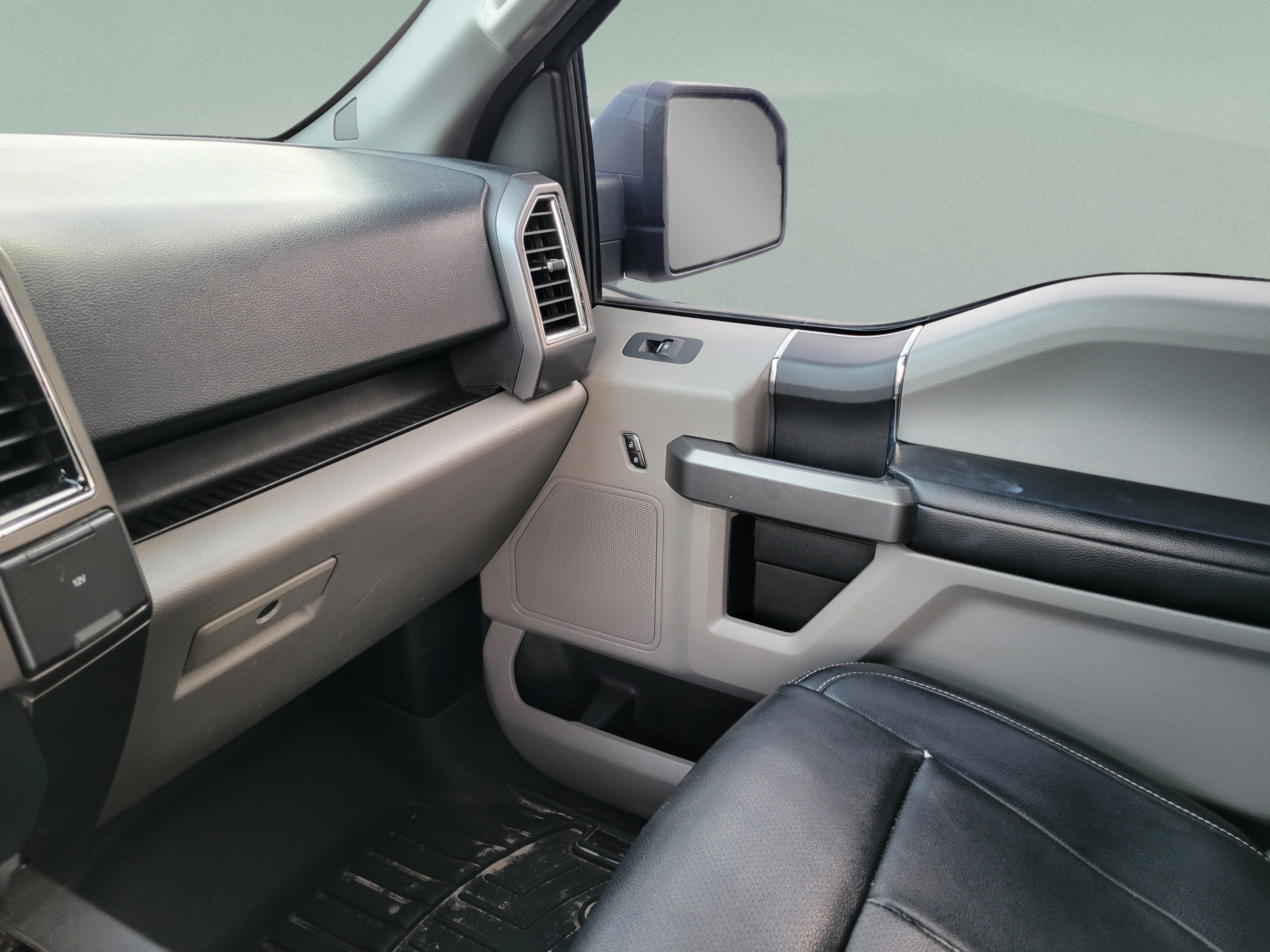 Used 2015 Ford F150 XLT RWD image 23