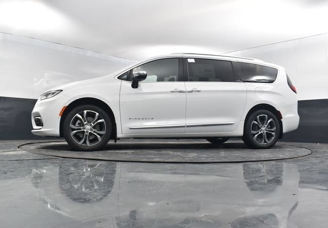 New 2026 Chrysler Pacifica Pinnacle w/ Trailer Tow Group AWD/4WD image 52