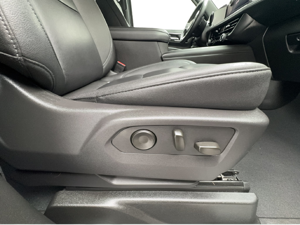 Used 2025 Chevrolet Tahoe LT AWD/4WD image 40