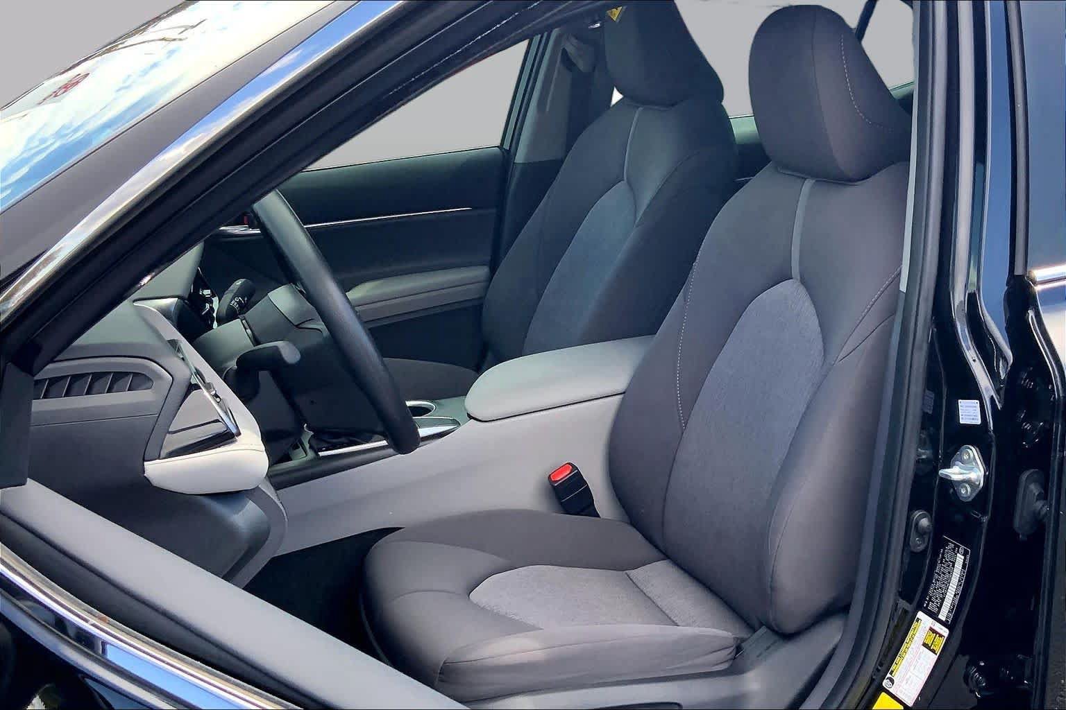 Used 2024 Toyota Camry LE w/ Convenience Package FWD image 8