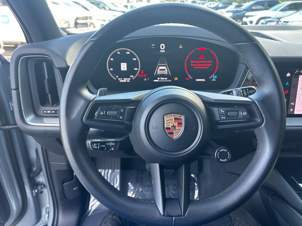 Used 2025 Porsche Cayenne AWD/4WD image 17