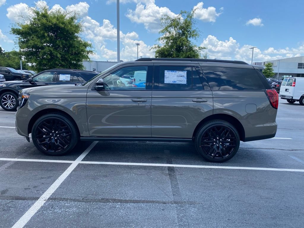 New 2027 Ford Expedition Platinum w/ Stealth Performance Package AWD/4WD image 4