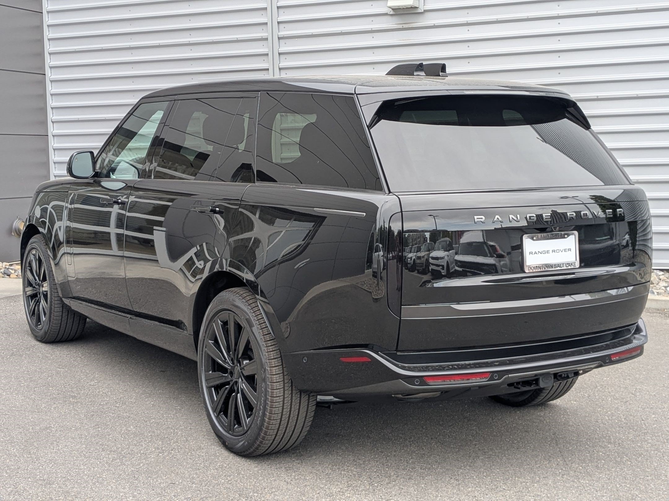 New 2026 Land Rover Range Rover Long Wheelbase SE AWD/4WD image 7