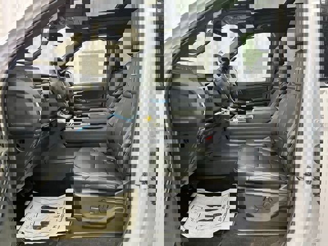 New 2025 Ford Expedition Platinum w/ Stealth Appearance Package image 4