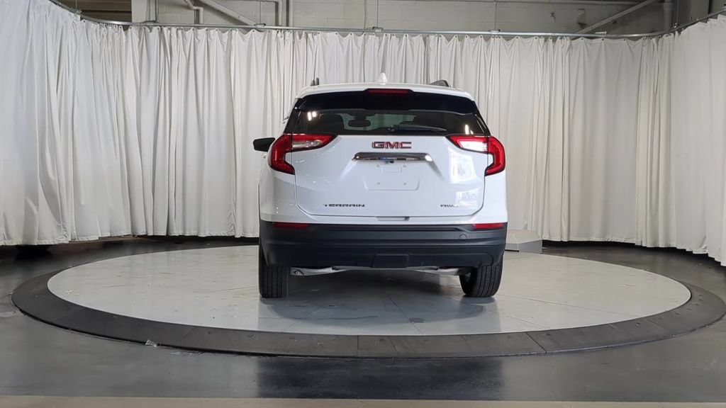 Used 2023 GMC Terrain SLE w/ Driver Convenience Package AWD/4WD image 9