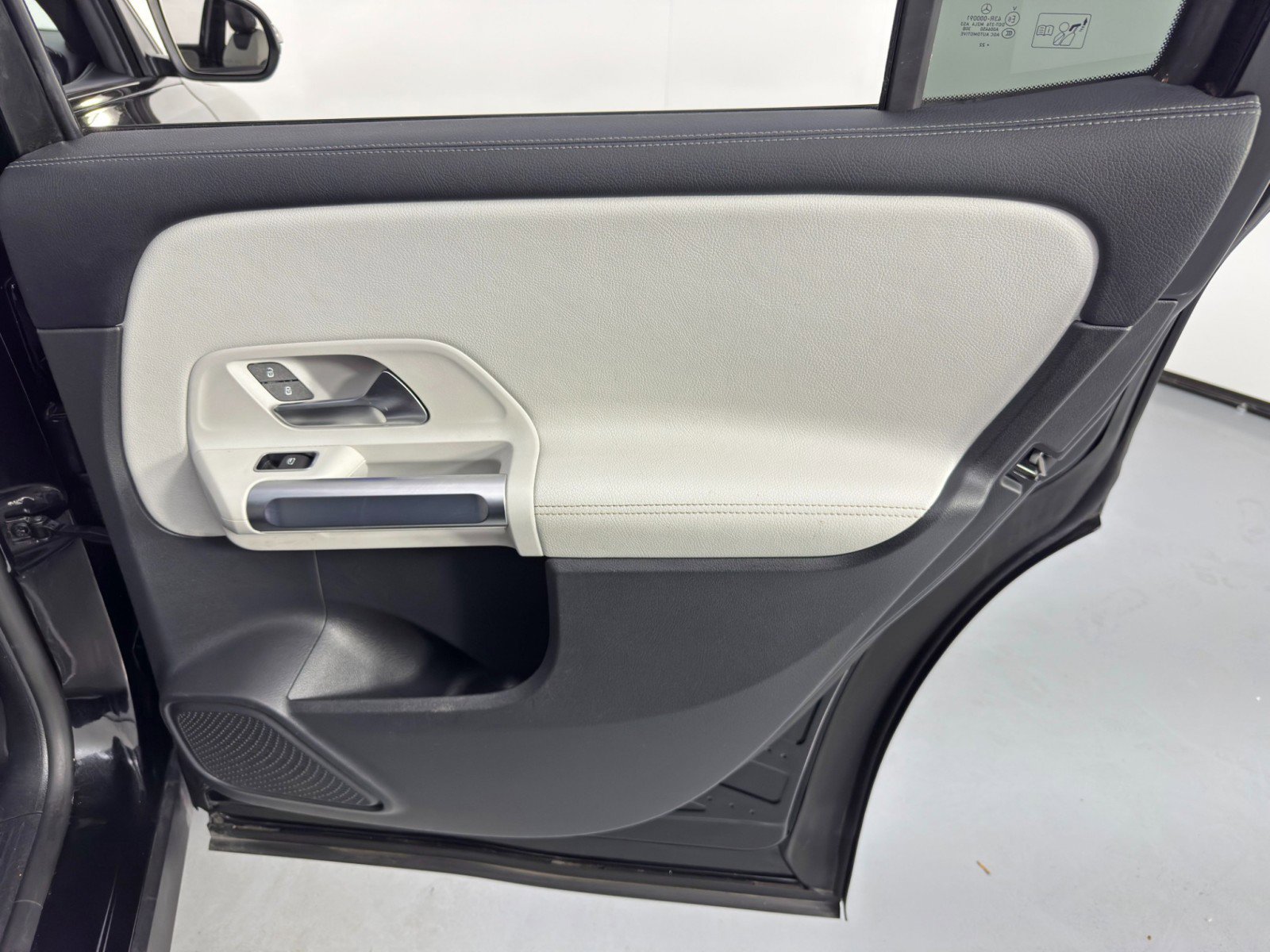 Used 2023 Mercedes-Benz GLB 250 image 47