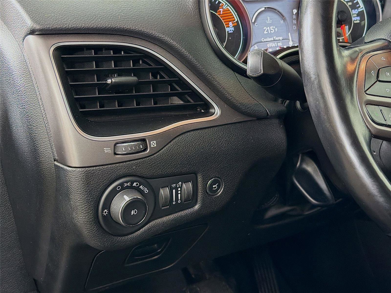 Used 2021 Jeep Cherokee Latitude Lux w/ Comfort/Convenience Group image 10