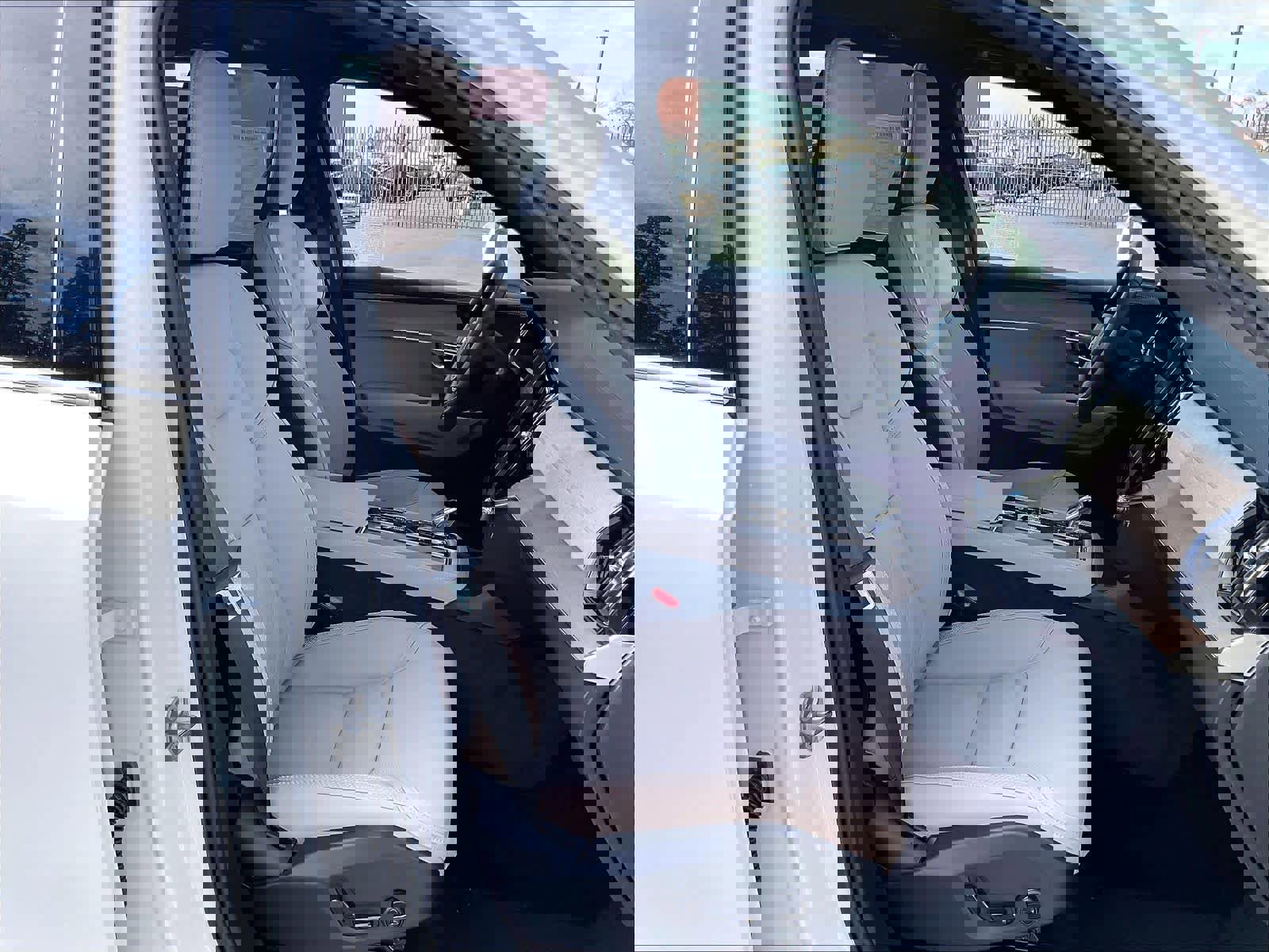 New 2026 Volvo XC90 T8 Plus w/ Protection Package Premier image 32