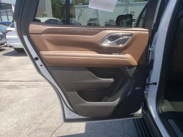 Used 2024 Chevrolet Tahoe High Country w/ Premium Package 2 AWD/4WD image 15