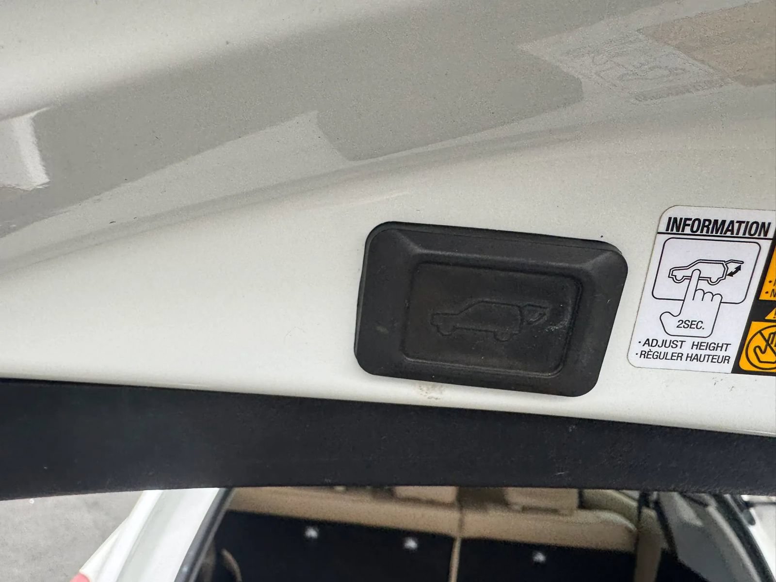 Used 2013 Toyota RAV4 Limited AWD/4WD image 7