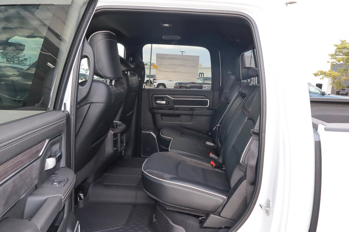 New 2027 RAM 2500 Laramie w/ Towing Technology Group AWD/4WD image 18