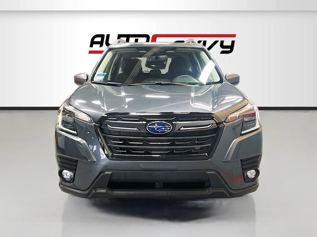 Used 2024 Subaru Forester Premium image 2