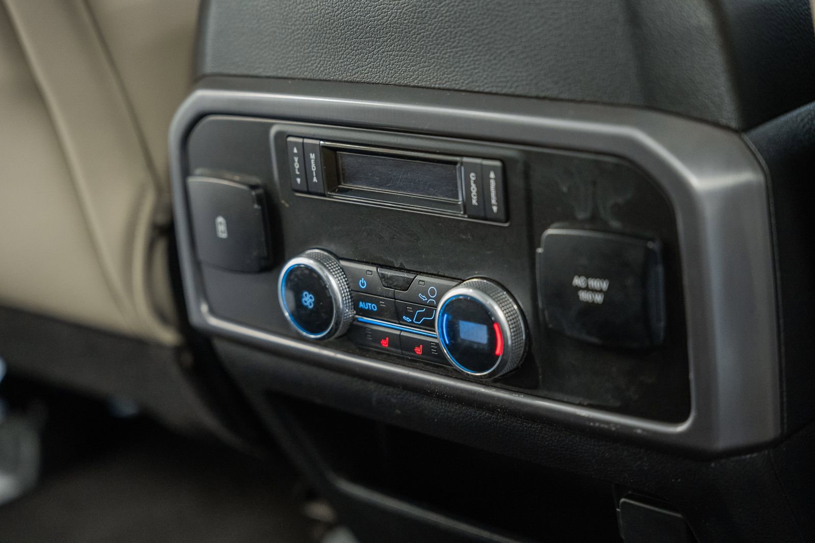 Used 2019 Ford Expedition Platinum image 47