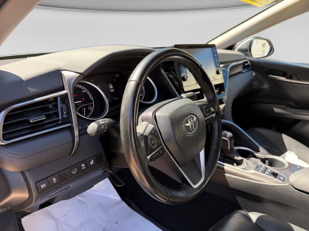 Used 2023 Toyota Camry XLE w/ Cold Weather Package FWD image 13