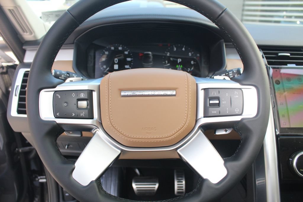 New 2026 Land Rover Discovery Limited Edition AWD/4WD image 17