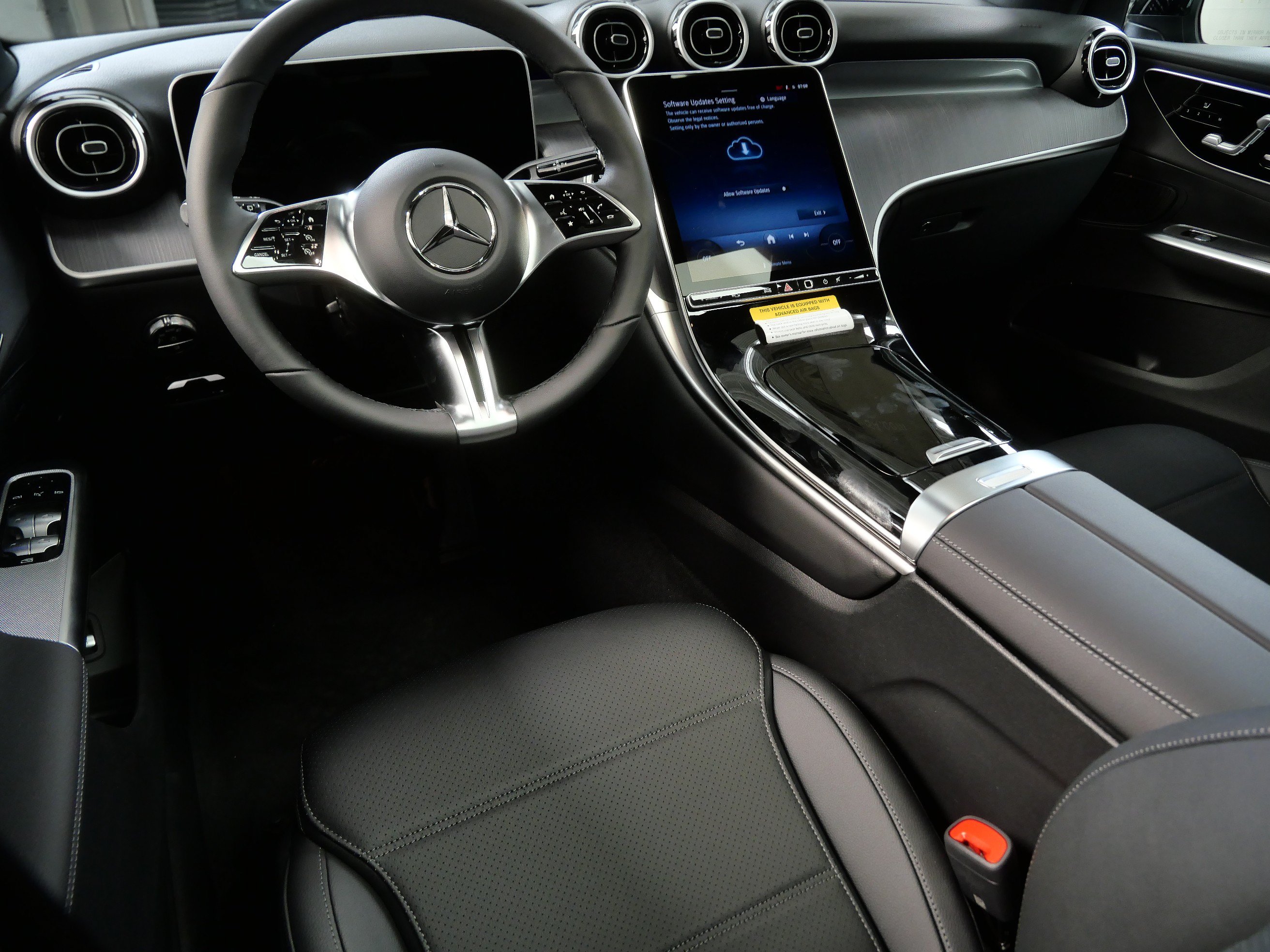 New 2026 Mercedes-Benz GLC 300 4MATIC image 2