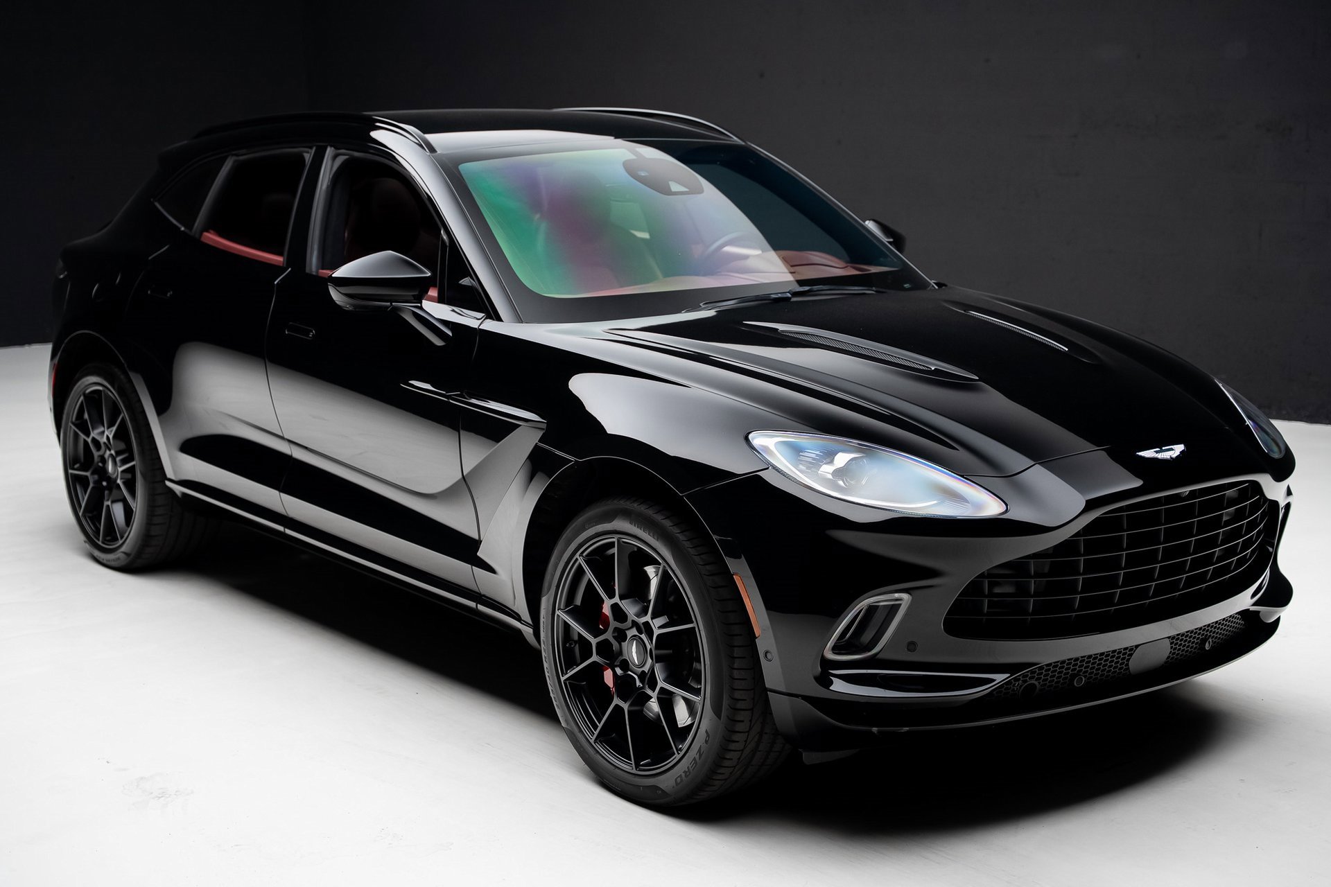 Used 2021 Aston Martin DBX image 40