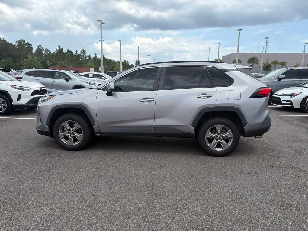 Used 2022 Toyota RAV4 XLE w/ Convenience Package FWD image 10