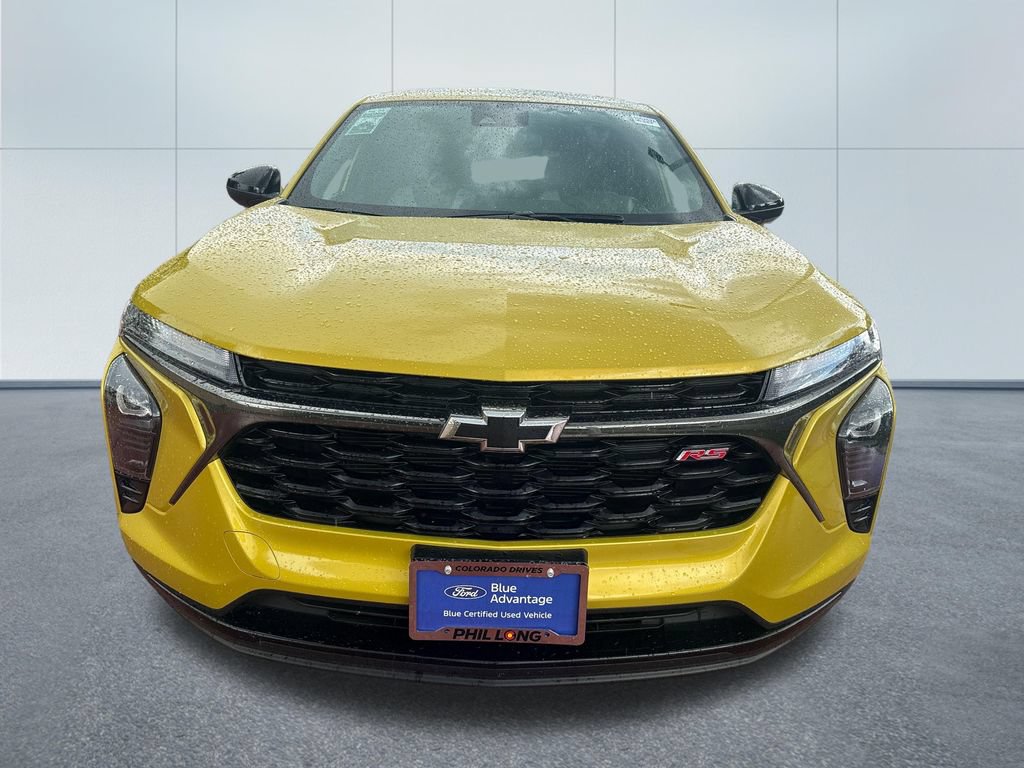 Used 2024 Chevrolet Trax RS w/ Driver Confidence Package FWD image 2