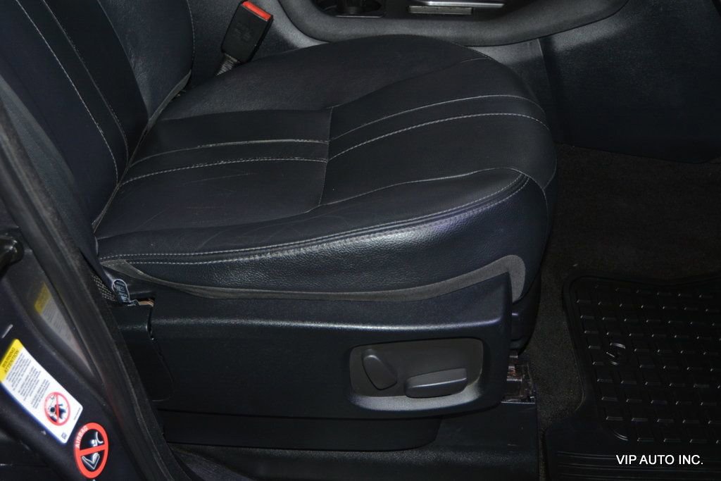 Used 2015 Land Rover LR4 HSE image 18