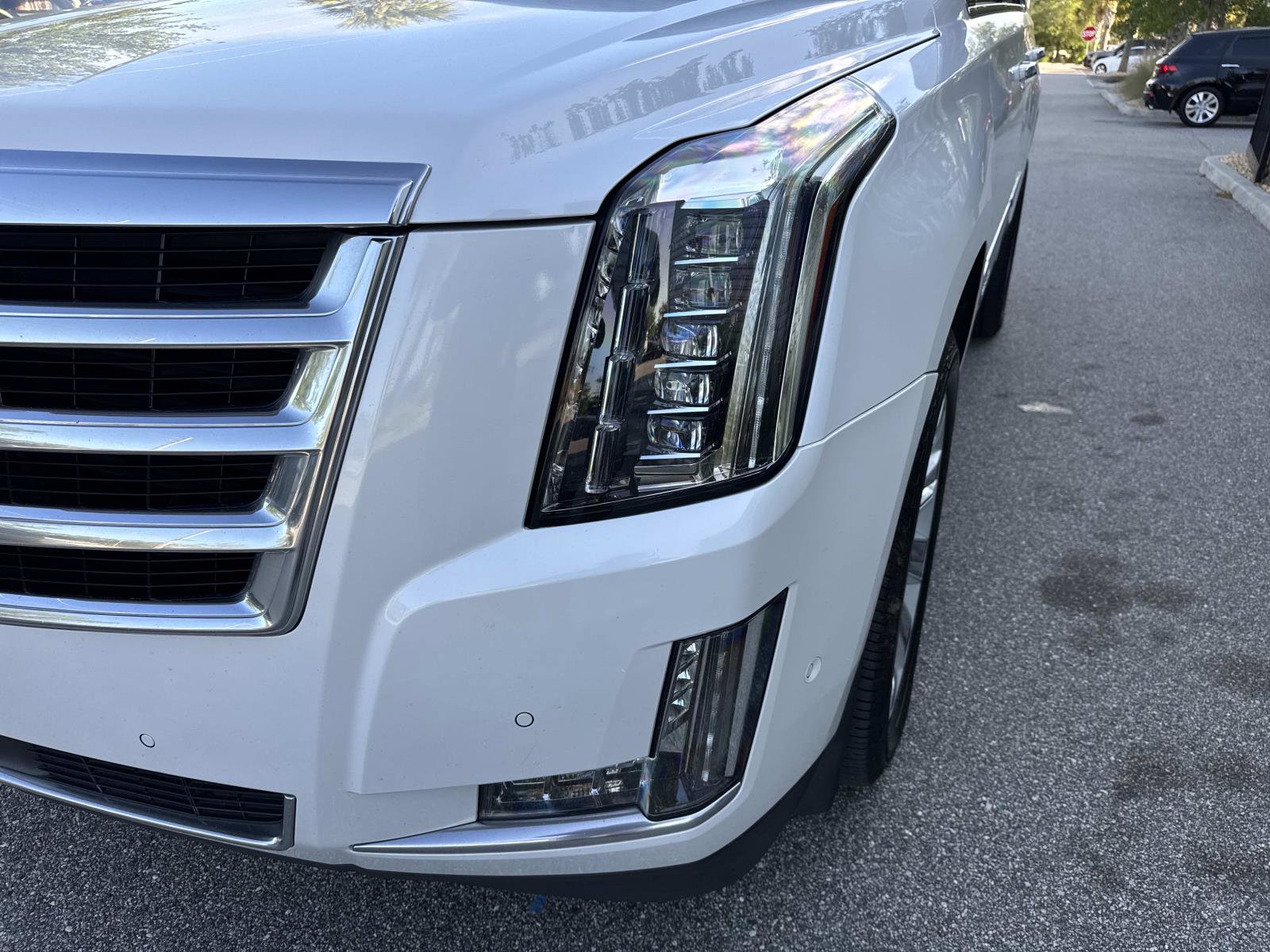 Used 2019 Cadillac Escalade Premium Luxury image 9