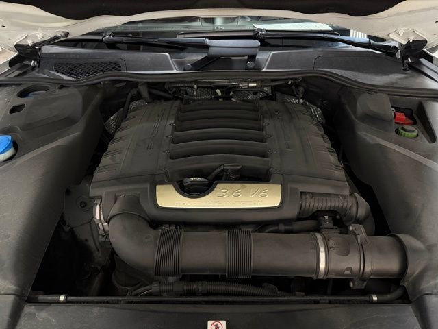 Used 2017 Porsche Cayenne Platinum Edition image 12