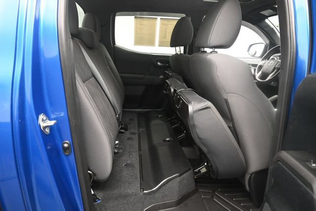 Used 2016 Toyota Tacoma TRD Sport w/ Premium & Technology Package RWD image 25