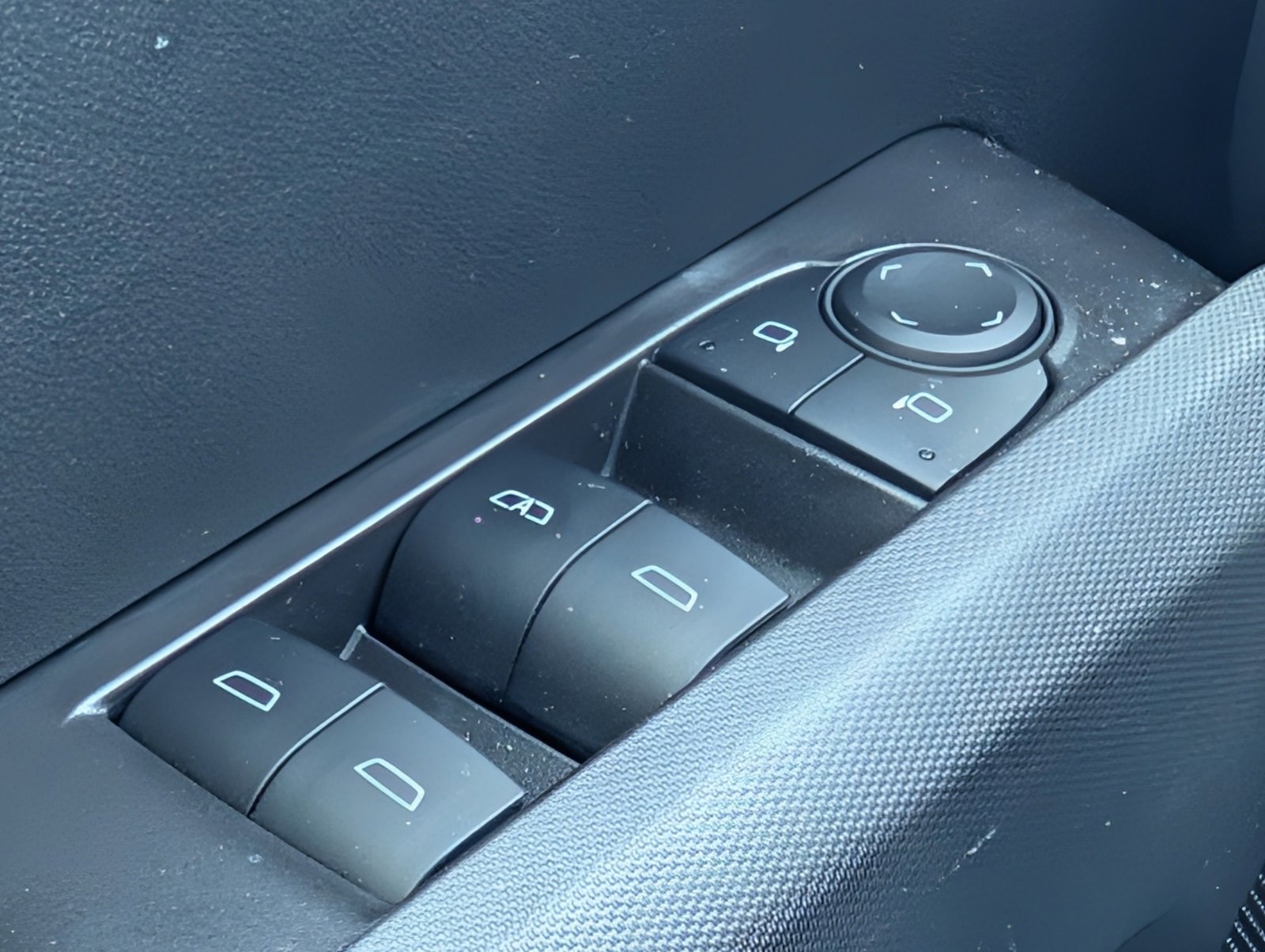 Used 2025 GMC Canyon Elevation w/ Convenience Package image 19