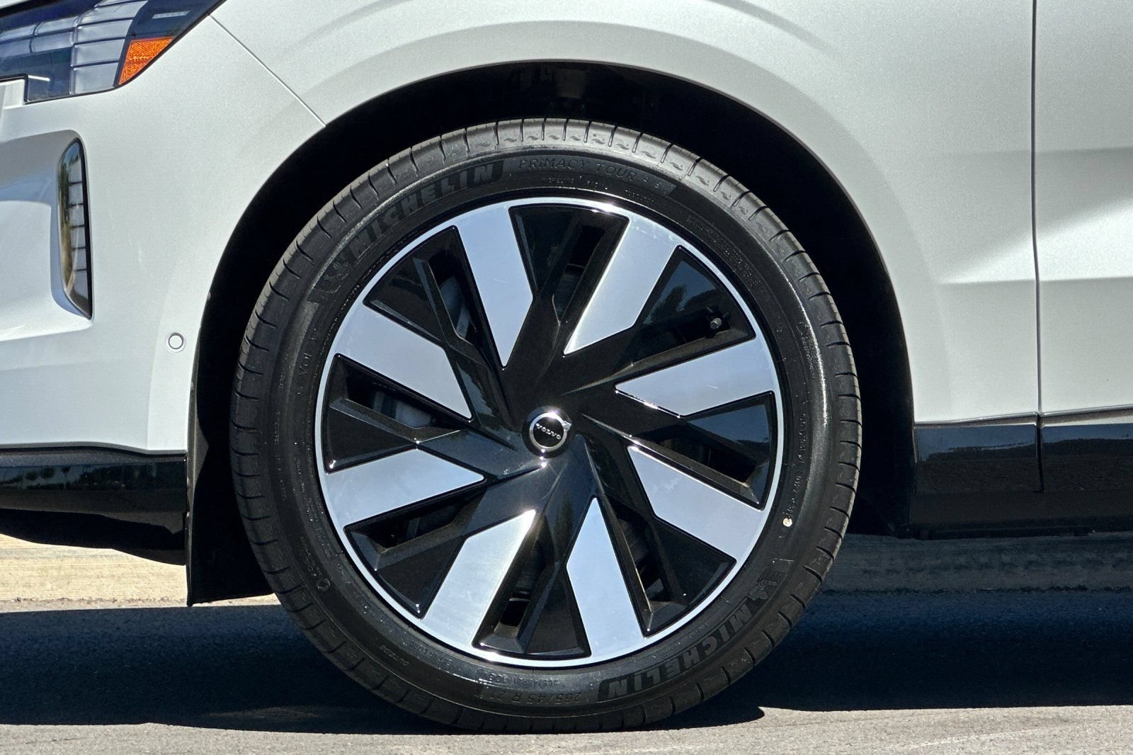 New 2026 Volvo EX90 Ultra AWD/4WD image 25