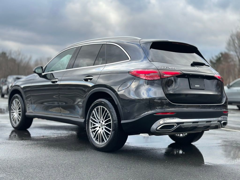 Used 2023 Mercedes-Benz GLC 300 4MATIC image 4