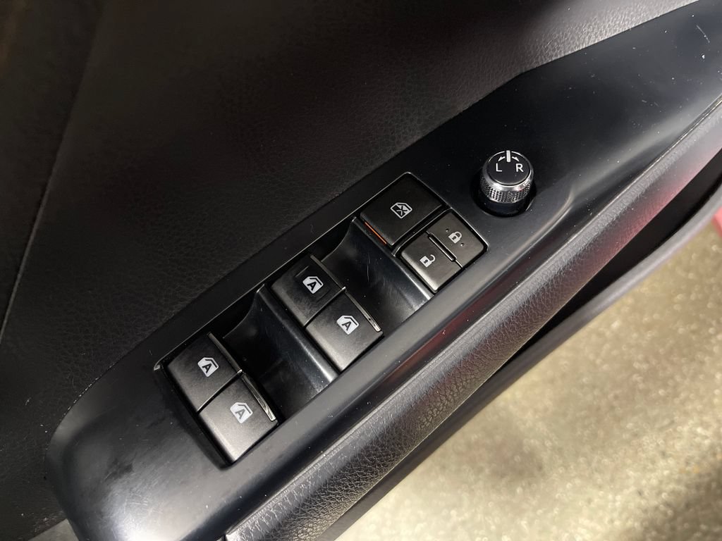 Certified 2018 Toyota Camry XLE FWD image 16