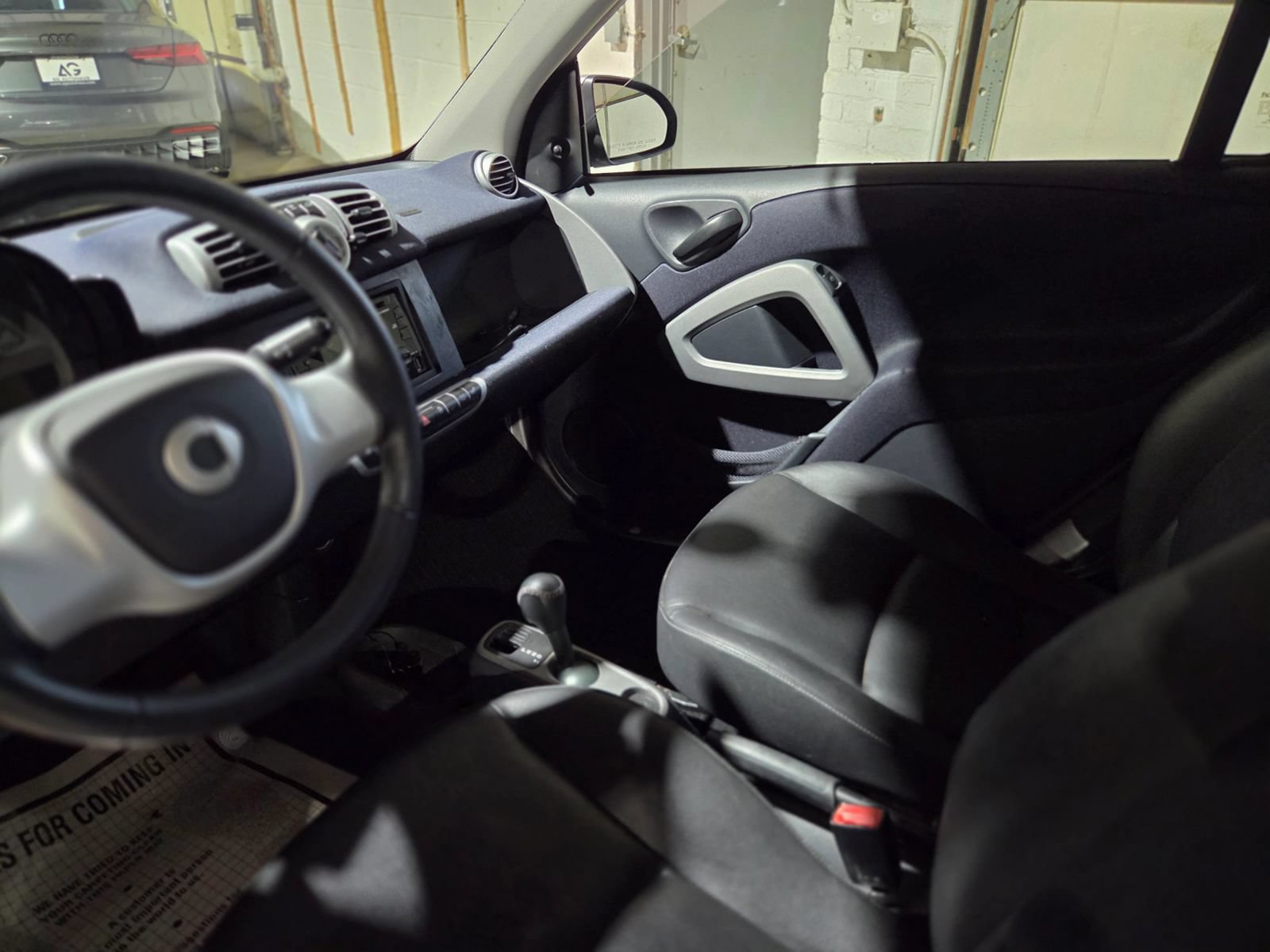 Used 2015 smart fortwo pure RWD image 7