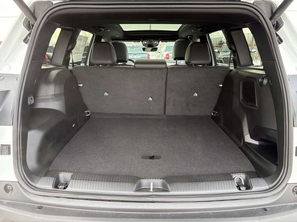 New 2026 Jeep Cherokee Overland w/ Trailer Tow Group image 6