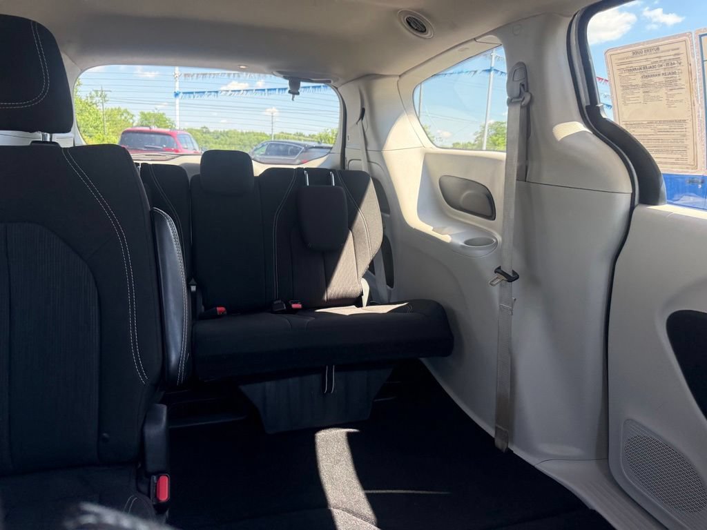 Used 2023 Chrysler Voyager LX FWD image 58