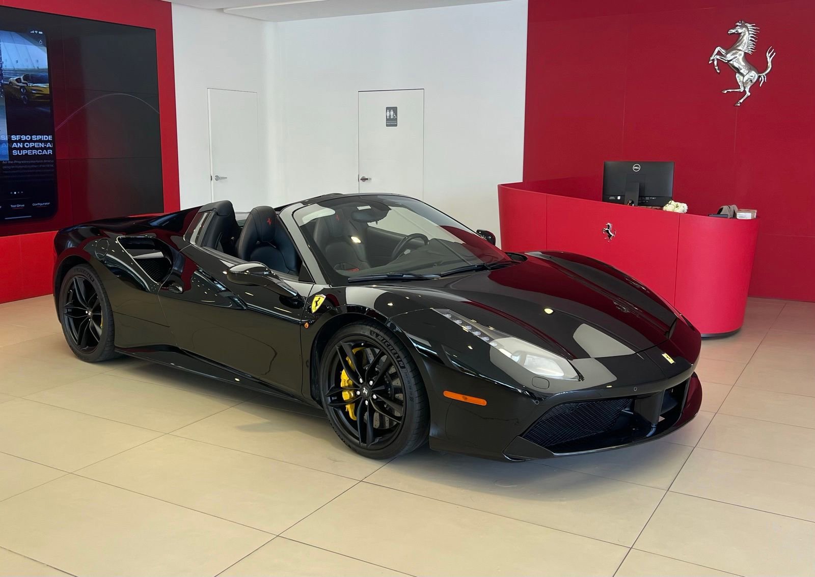 Used 2018 Ferrari 488 Spider RWD image 1
