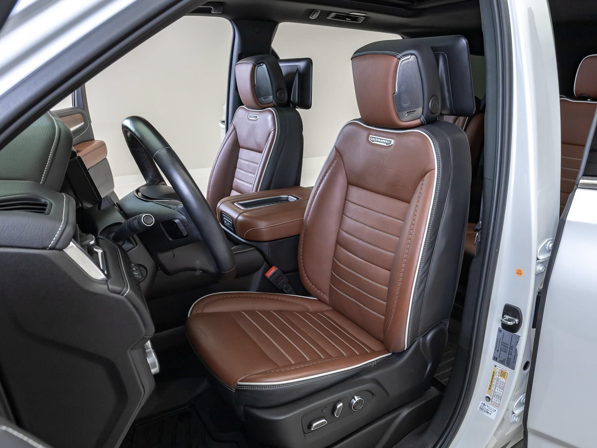 Used 2024 GMC Yukon XL Denali Ultimate AWD/4WD image 27