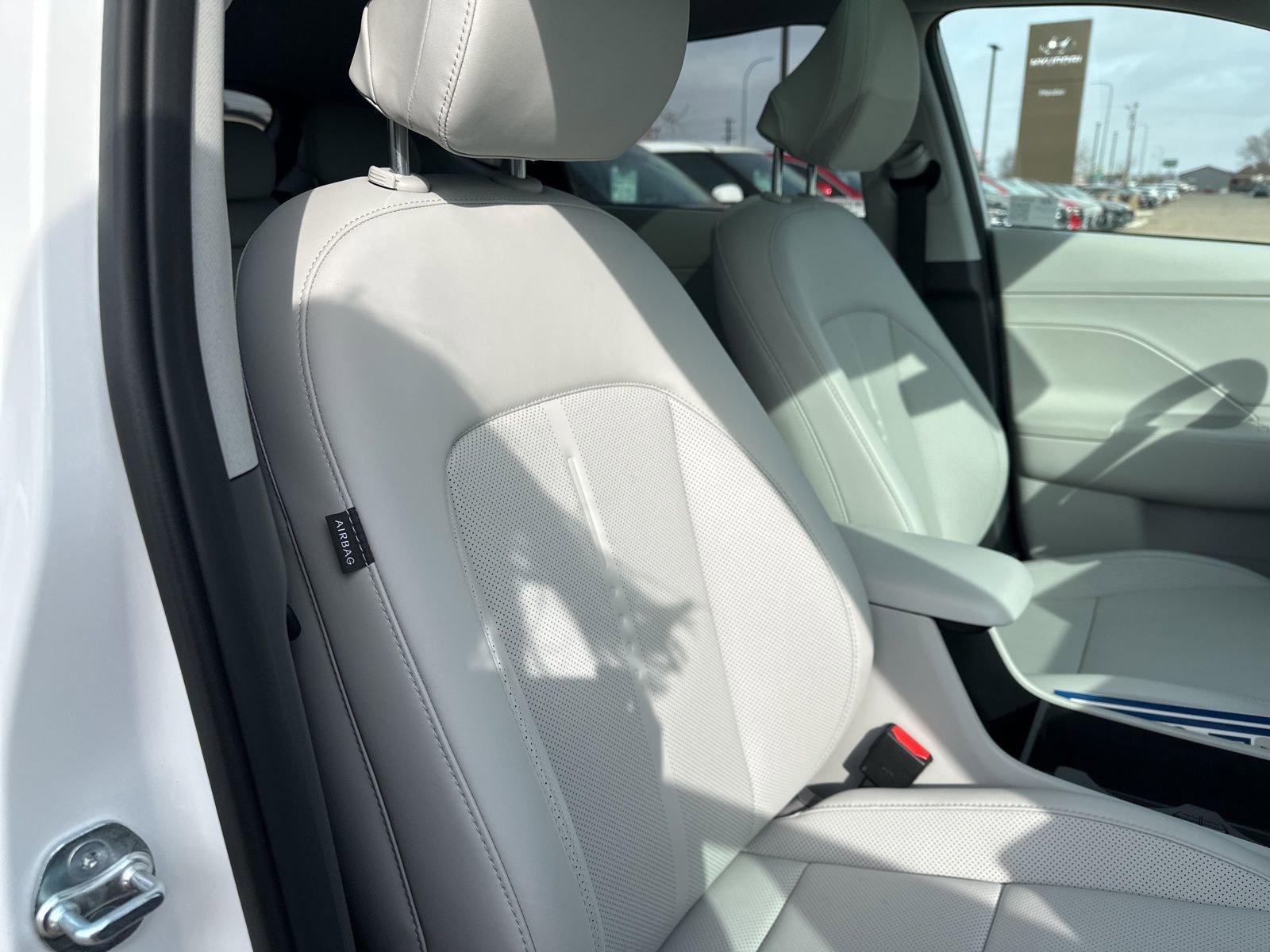 Used 2025 Hyundai Kona Limited image 31