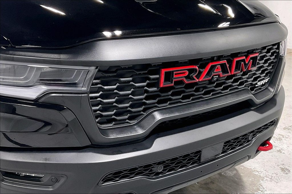 Used 2027 RAM 1500 4x4 Crew Cab image 38