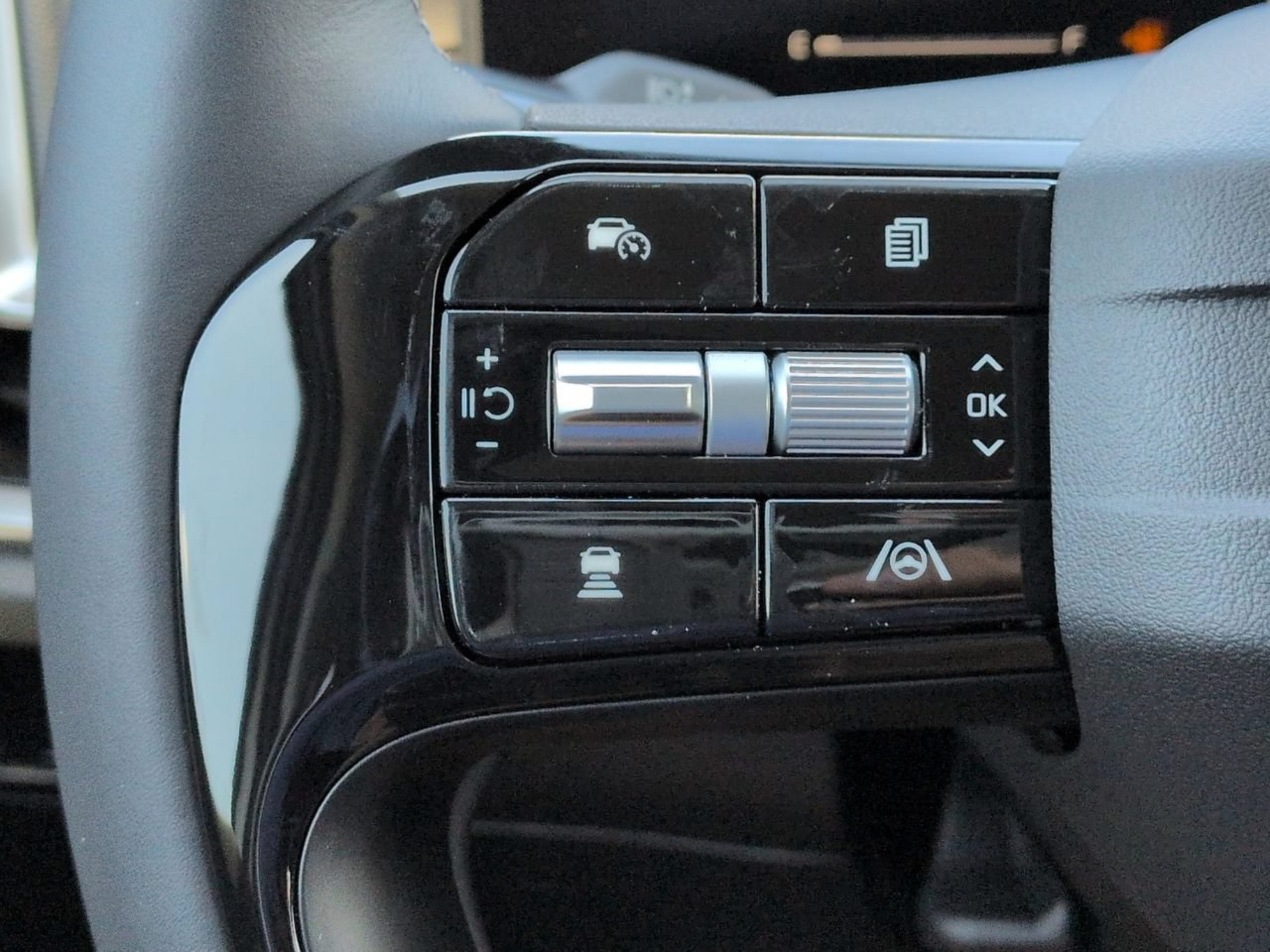 New 2026 Kia Sorento LX FWD image 34