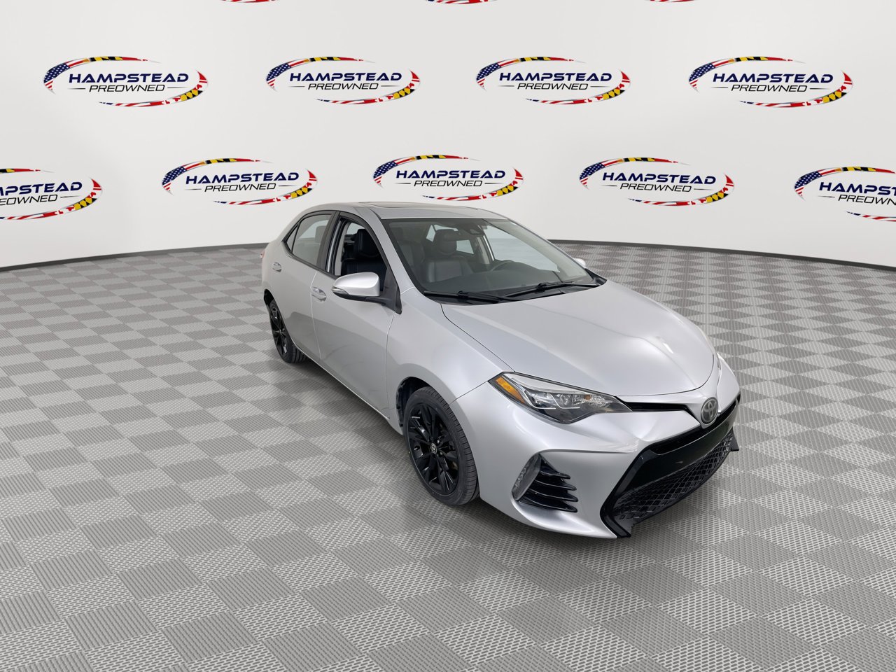 Used 2017 Toyota Corolla XSE image 2