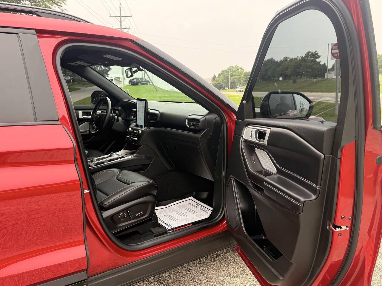 Used 2020 Ford Explorer ST w/ Premium Technology Package AWD/4WD image 34