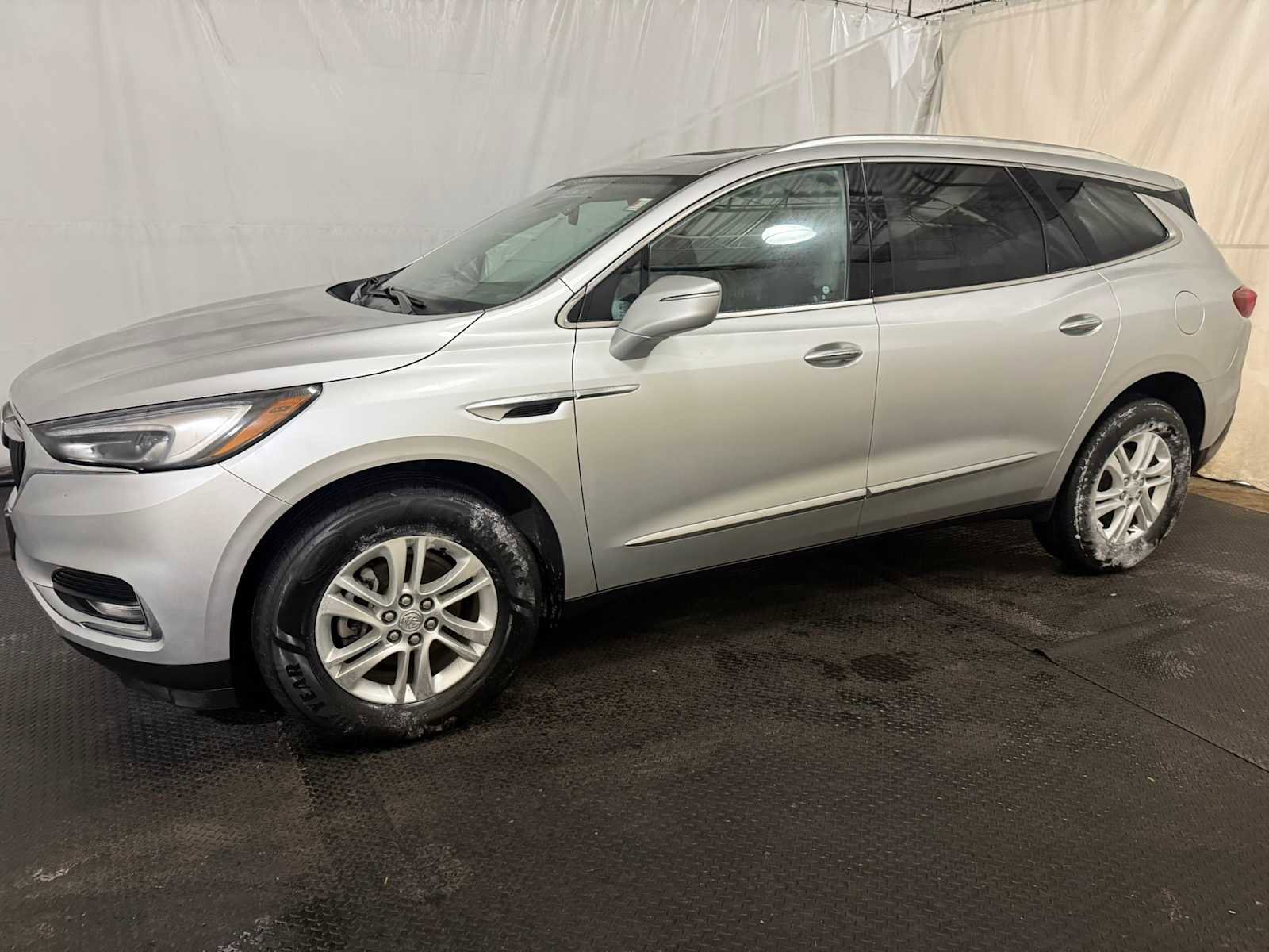Used 2020 Buick Enclave Essence w/ Sound and Sites Package image 2