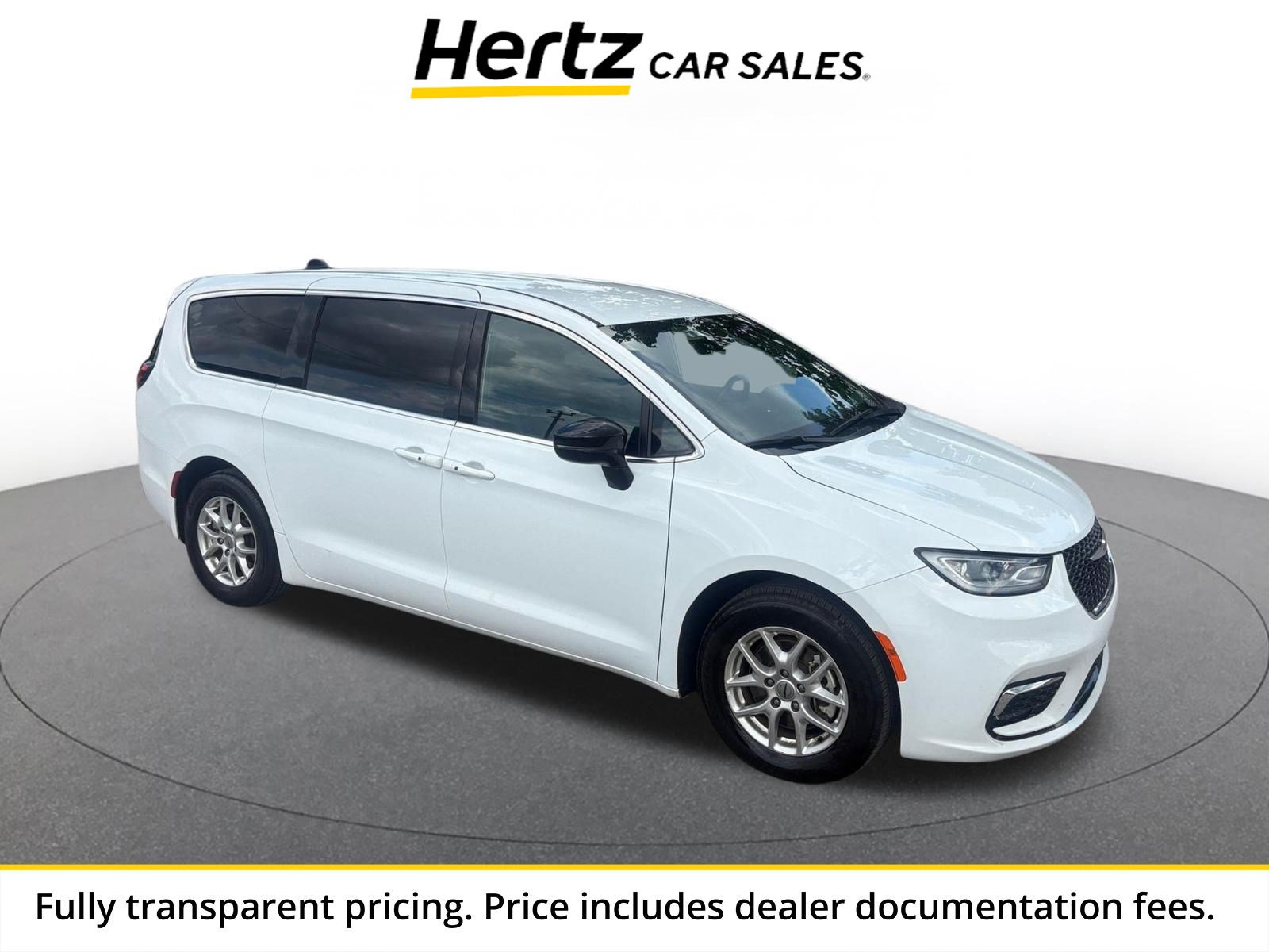 Used 2025 Chrysler Pacifica Select