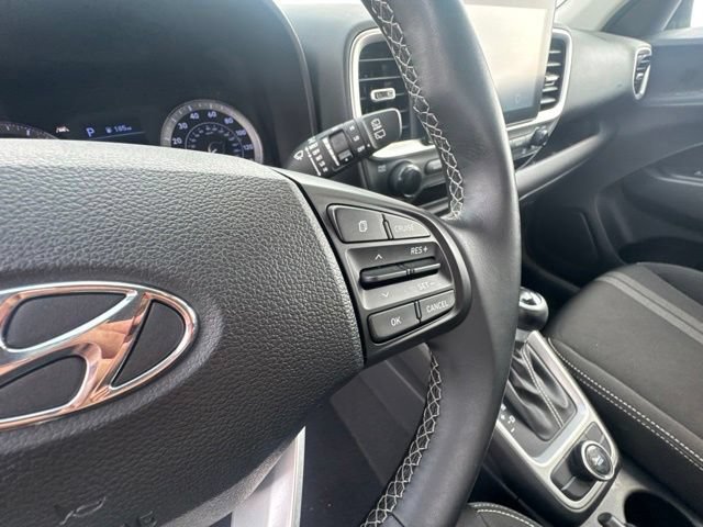 Used 2022 Hyundai Venue SEL FWD image 19