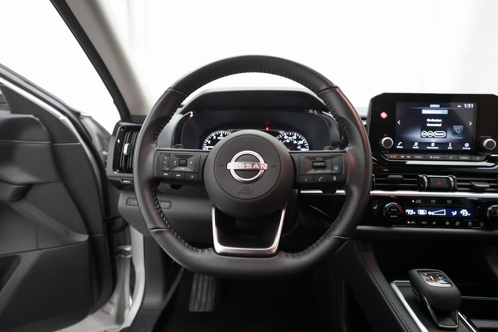 Certified 2024 Nissan Pathfinder SV image 4