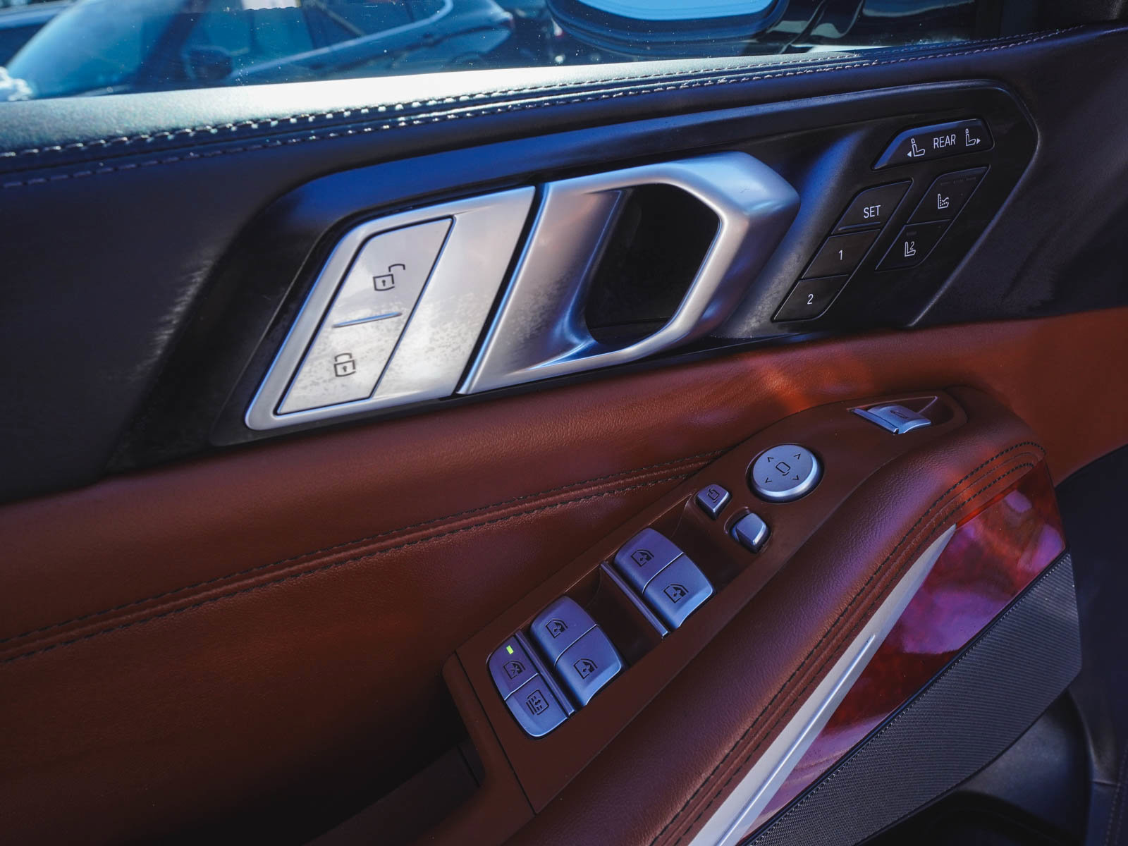 Used 2022 BMW ALPINA XB7 image 11