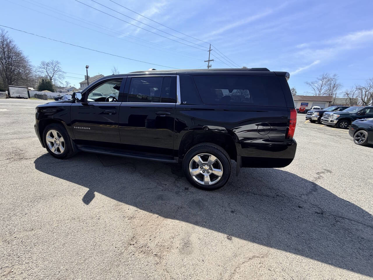 Used 2016 Chevrolet Suburban LT image 18