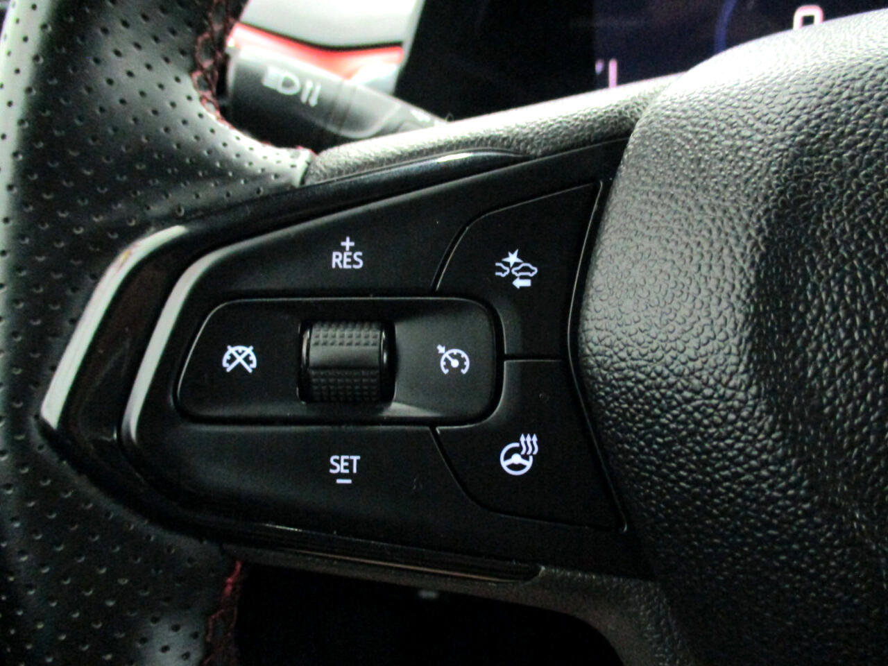 Used 2024 Chevrolet TrailBlazer RS w/ Convenience Package image 24