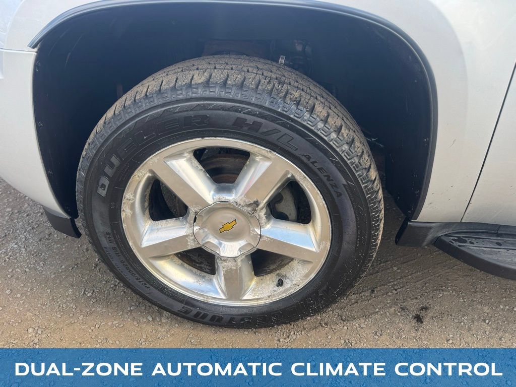 Used 2013 Chevrolet Avalanche LTZ AWD/4WD image 11