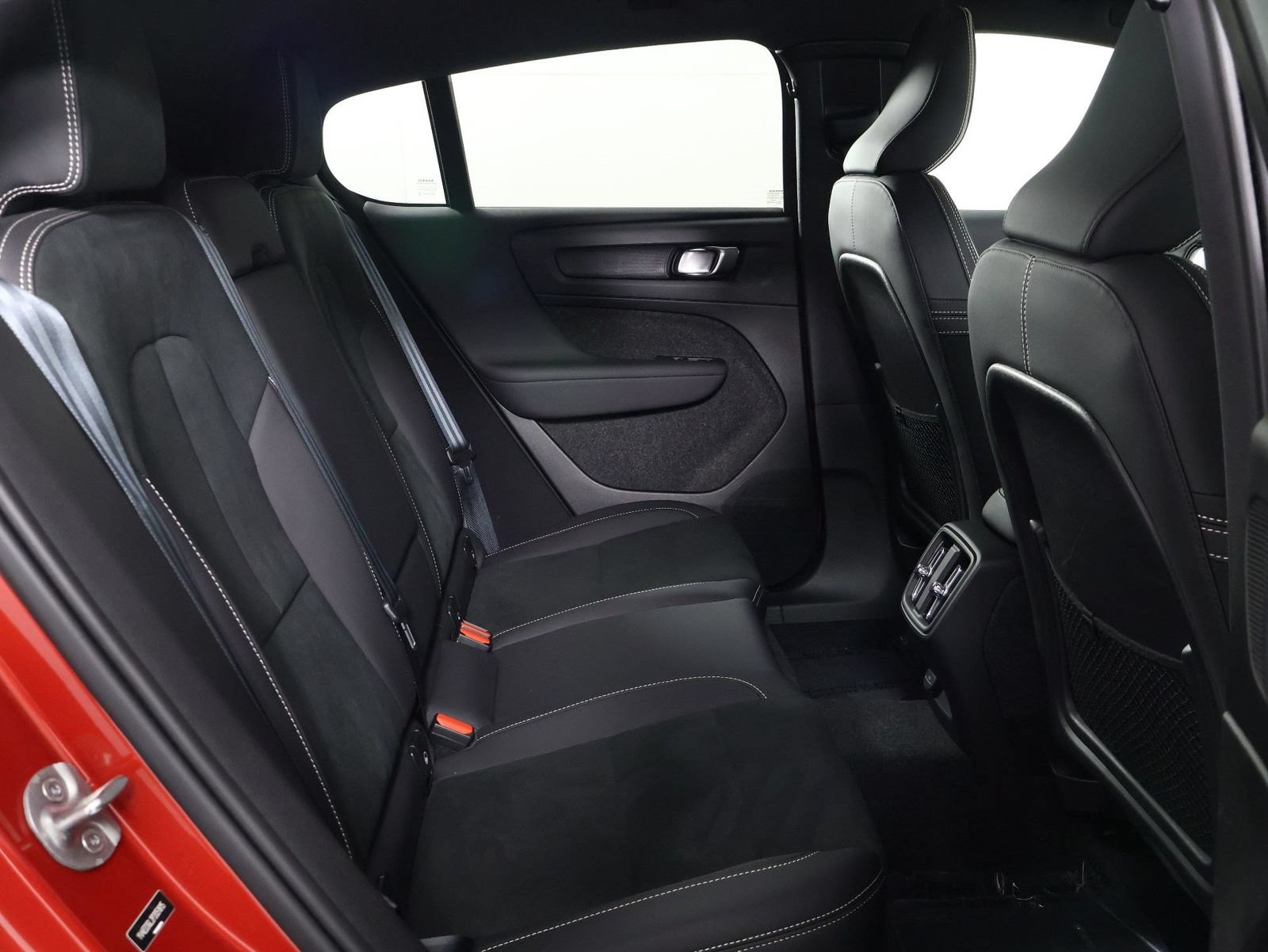 Used 2023 Volvo XC60 T8 Plus AWD/4WD image 29